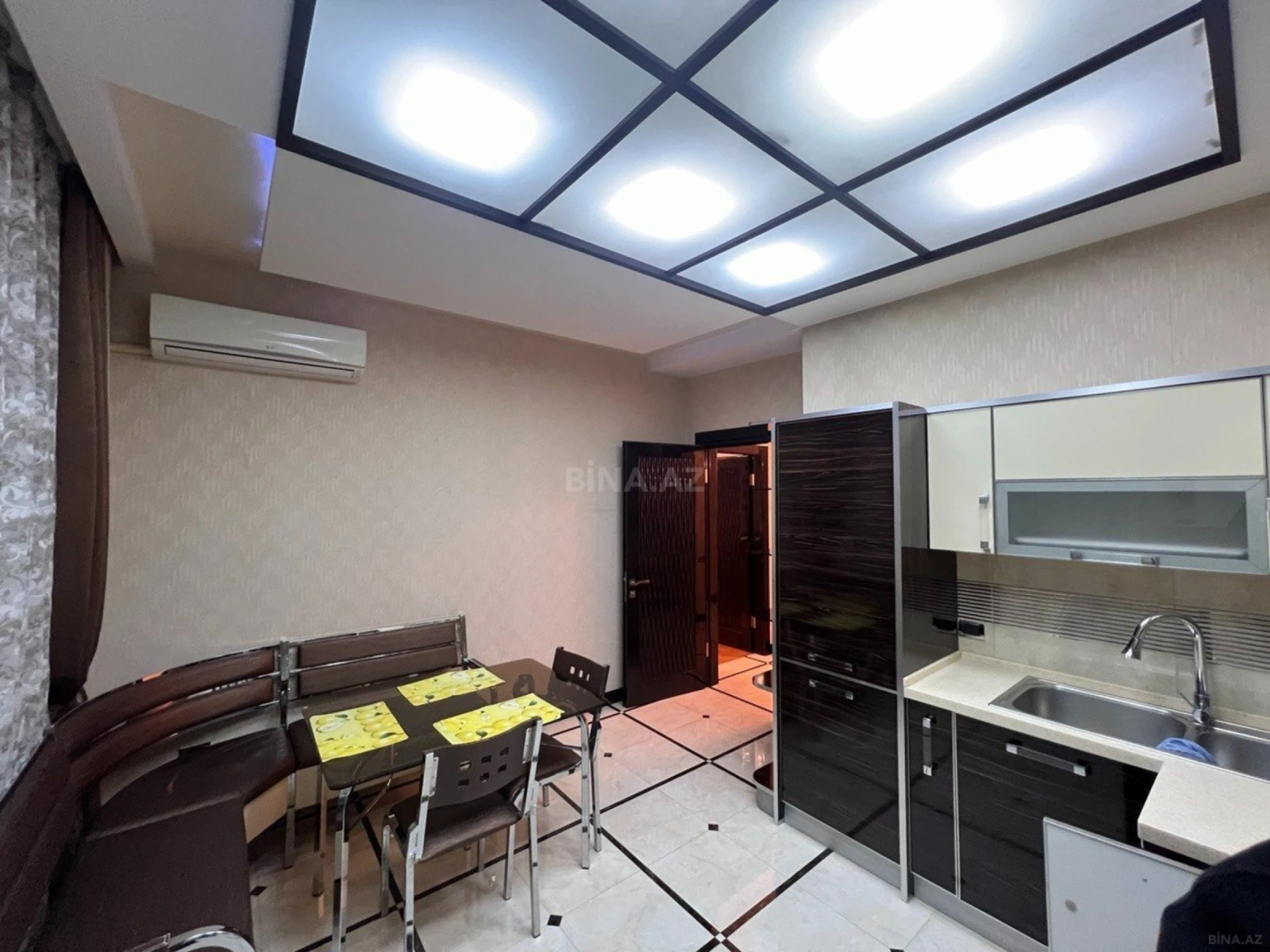Kirayə verilir 2 otaqlı mənzil 100 m²