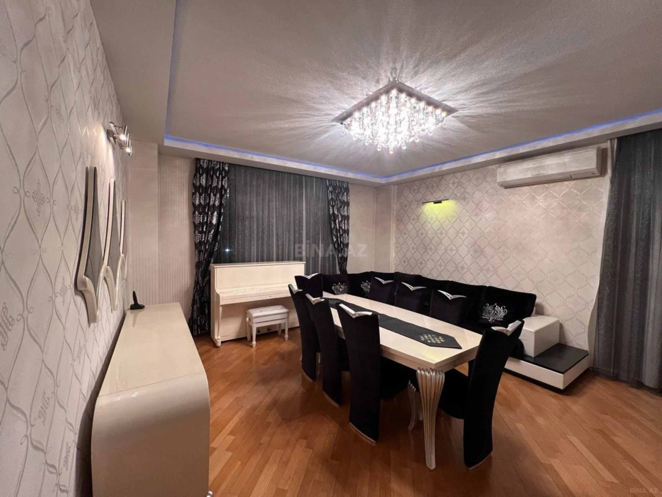 Kirayə verilir 2 otaqlı mənzil 100 m²