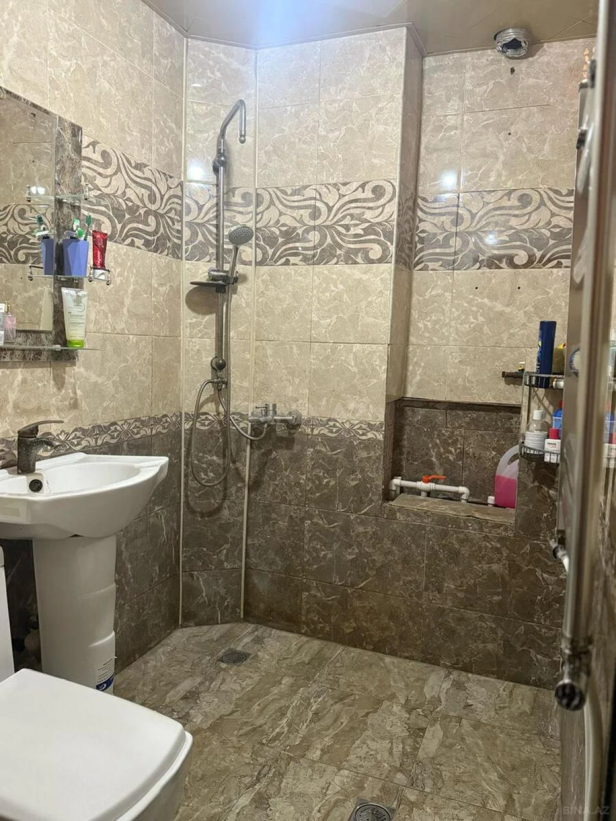 Satılır 2 otaqlı mənzil 65 m²