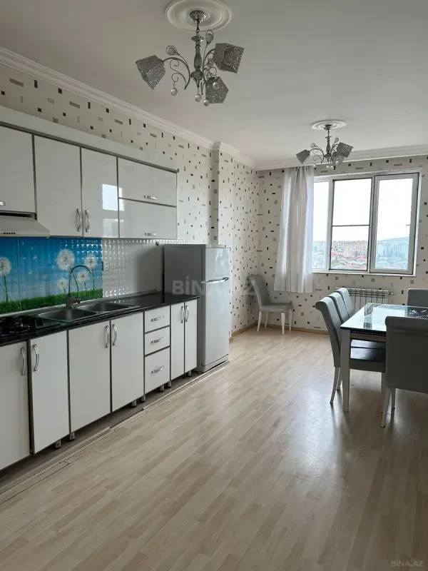 Kirayə verilir 2 otaqlı mənzil 100 m²