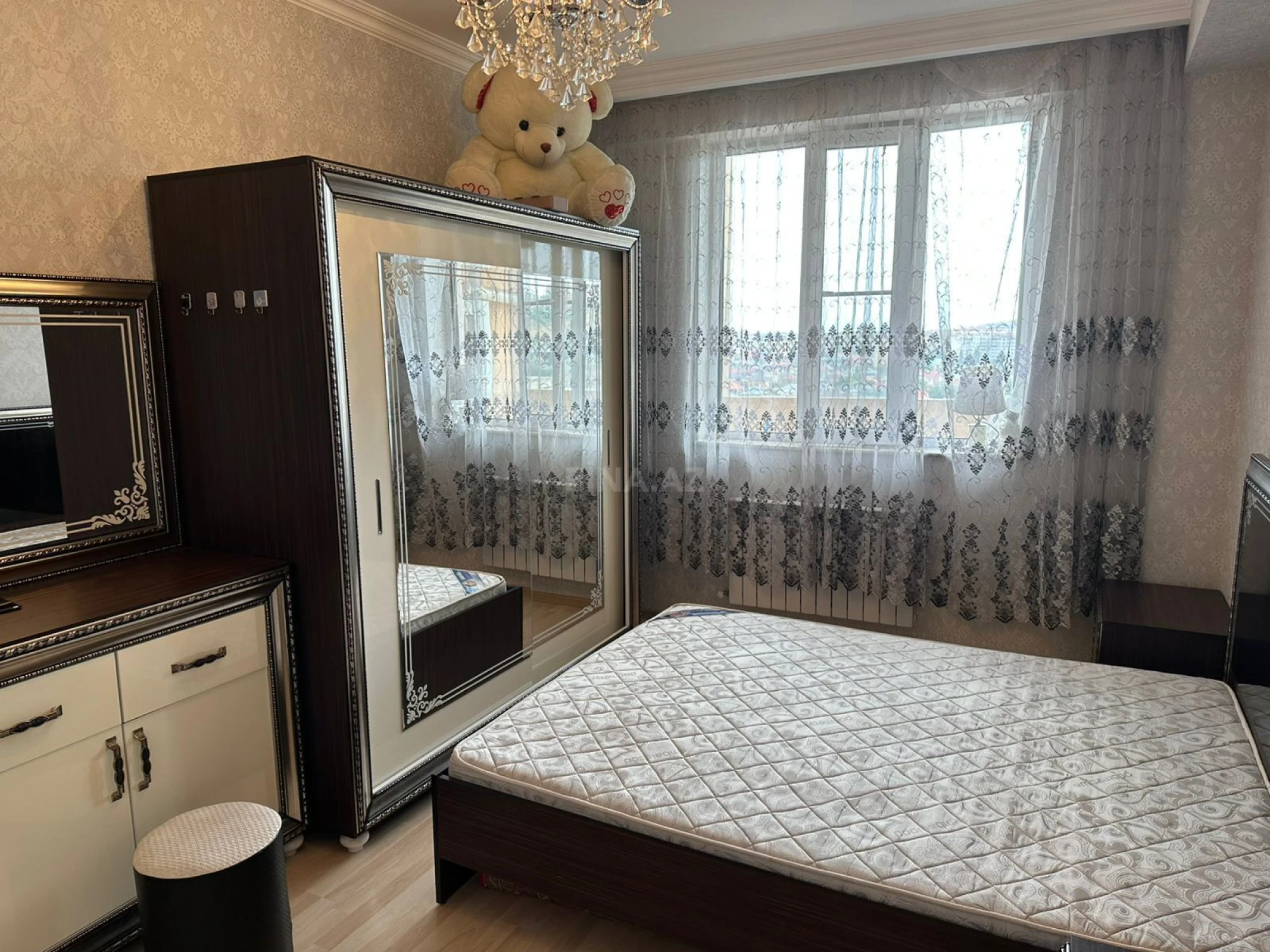 Kirayə verilir 2 otaqlı mənzil 100 m²
