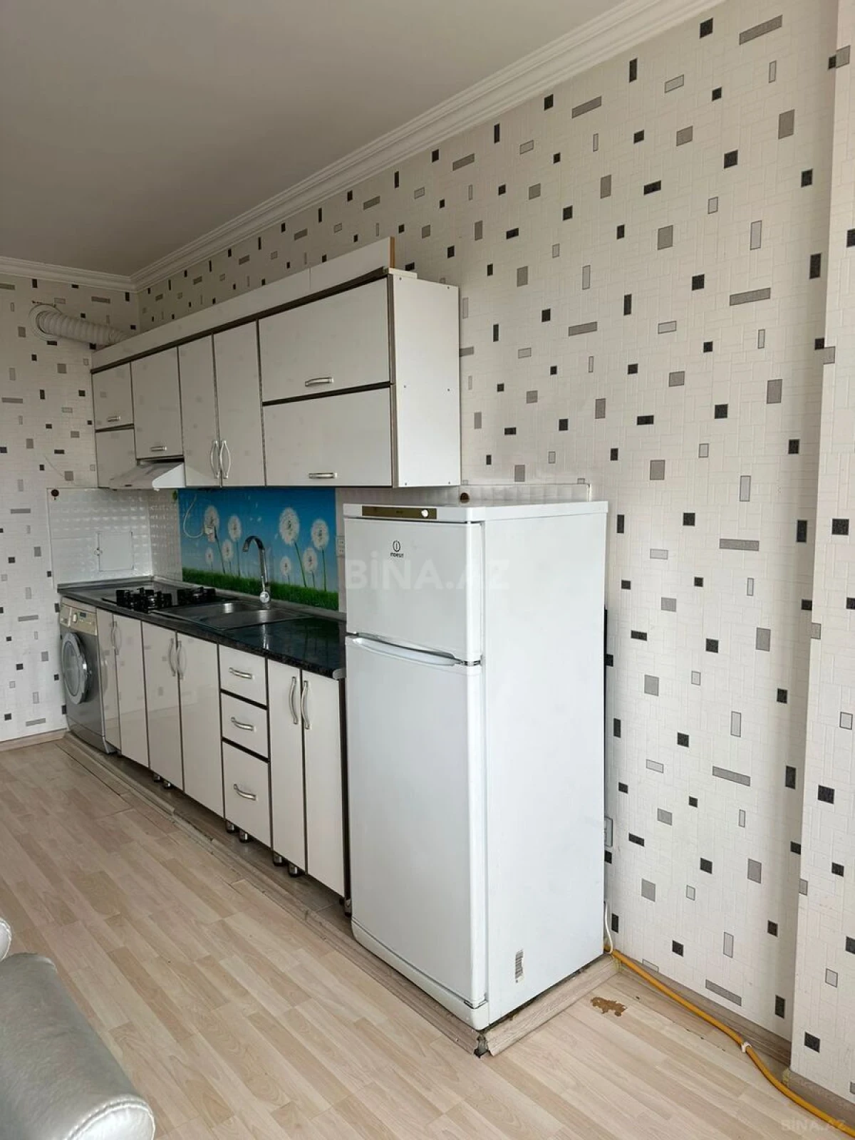 Kirayə verilir 2 otaqlı mənzil 100 m²