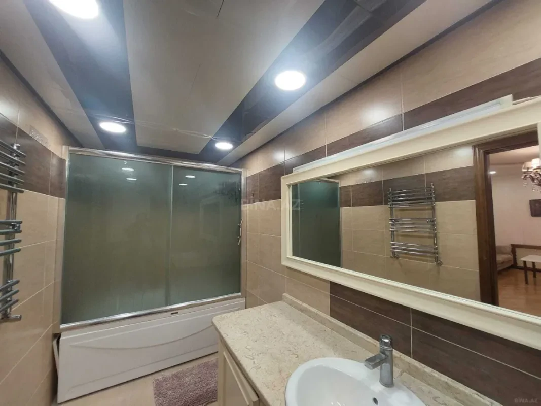 Kirayə verilir 4 otaqlı mənzil 160 m²