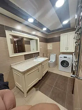 Kirayə verilir 4 otaqlı mənzil 160 m²