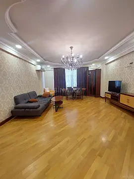 Kirayə verilir 4 otaqlı mənzil 160 m²