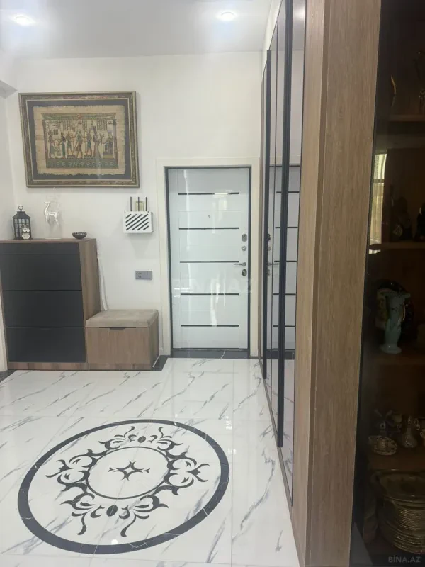 Satılır 3 otaqlı mənzil 105 m²