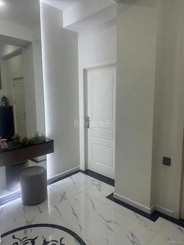 Satılır 3 otaqlı mənzil 105 m²