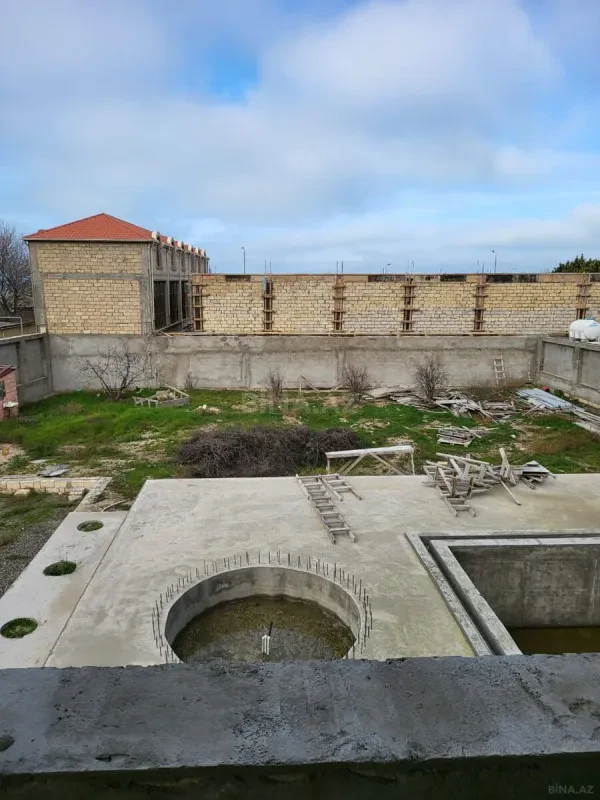 Satılır 7 otaqlı həyət evi 500 m²