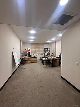 Kirayə verilir 1 otaqlı ofis 40 m²