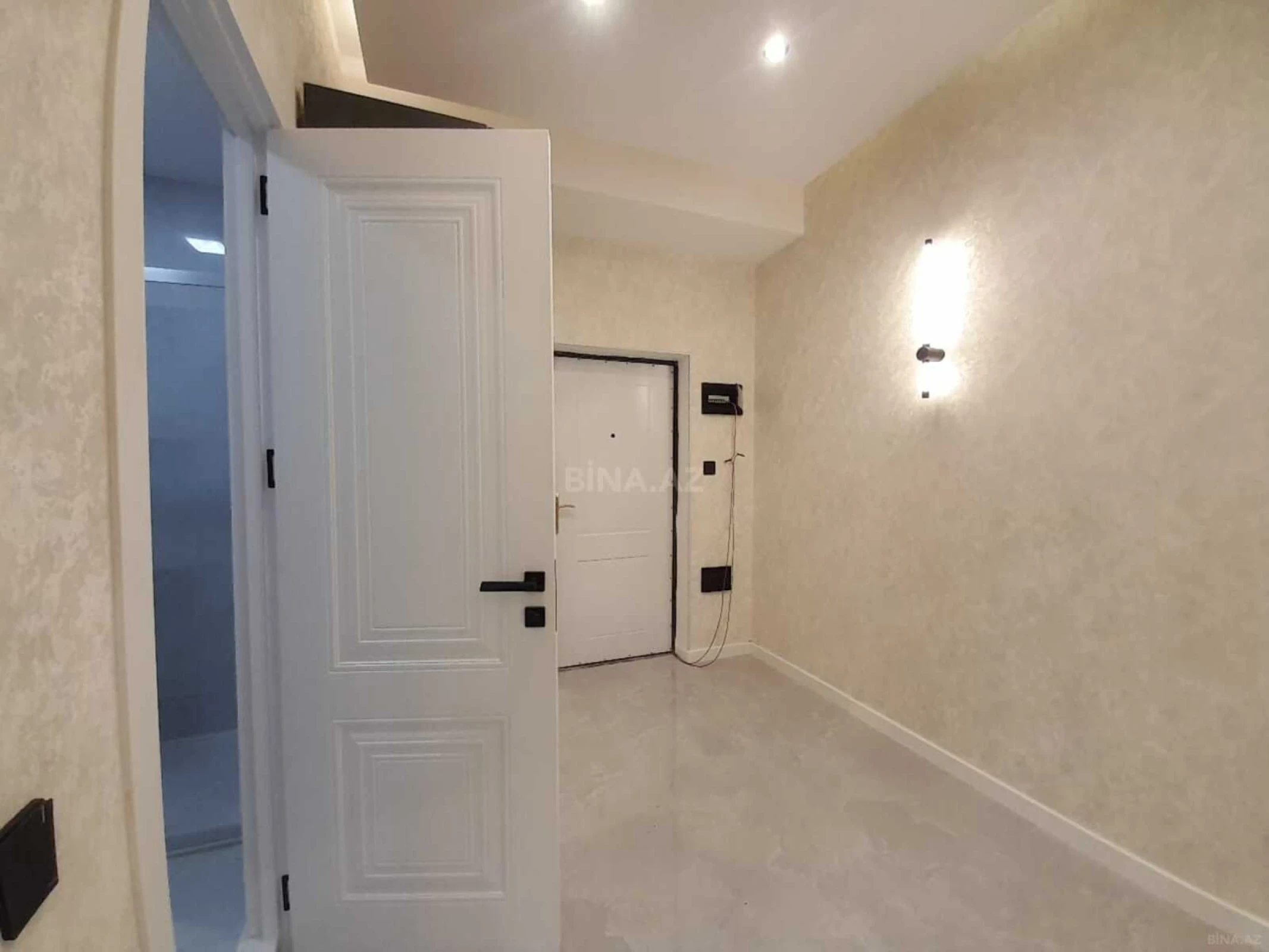 Satılır 2 otaqlı mənzil 56 m²