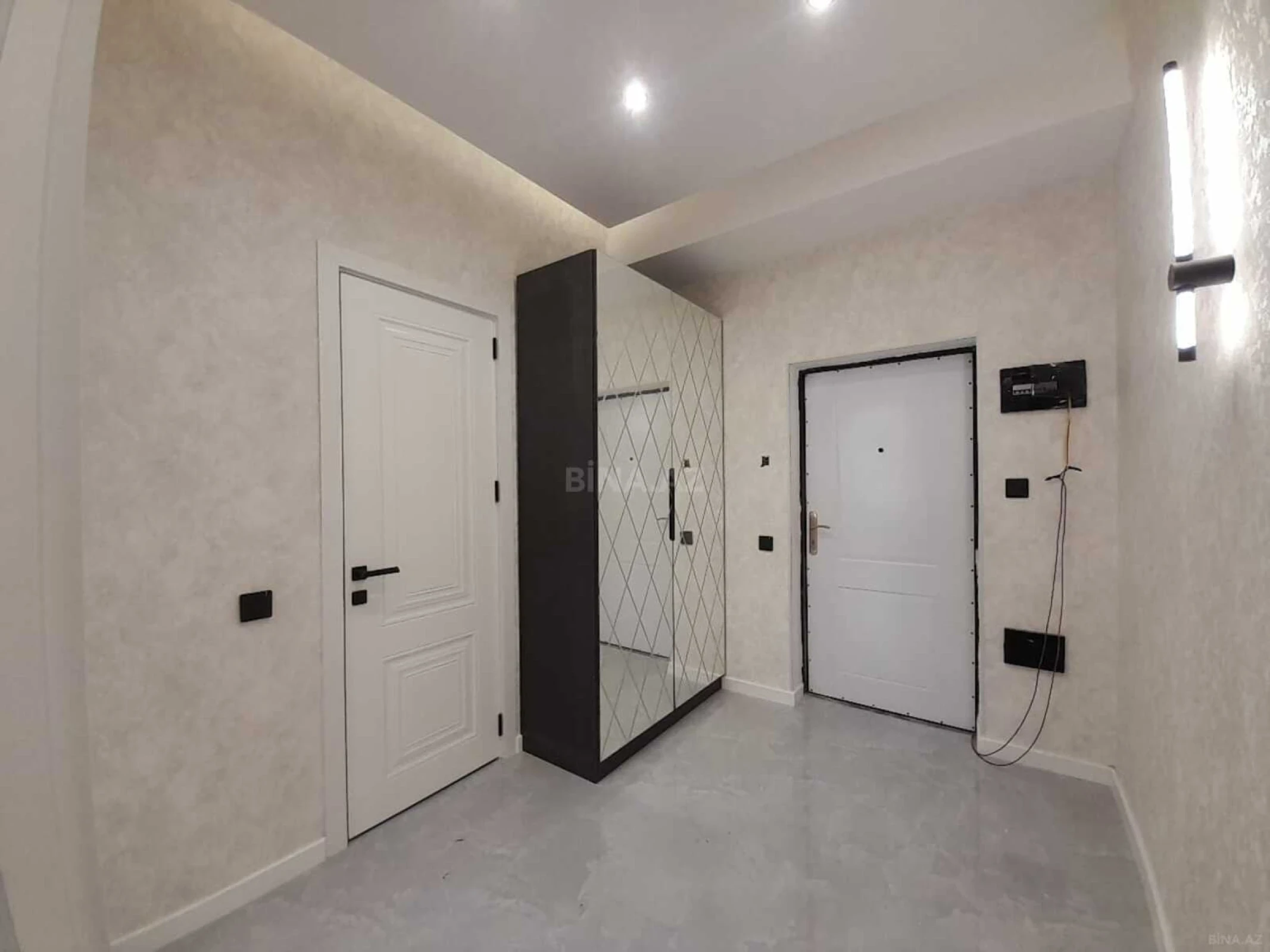 Satılır 2 otaqlı mənzil 56 m²