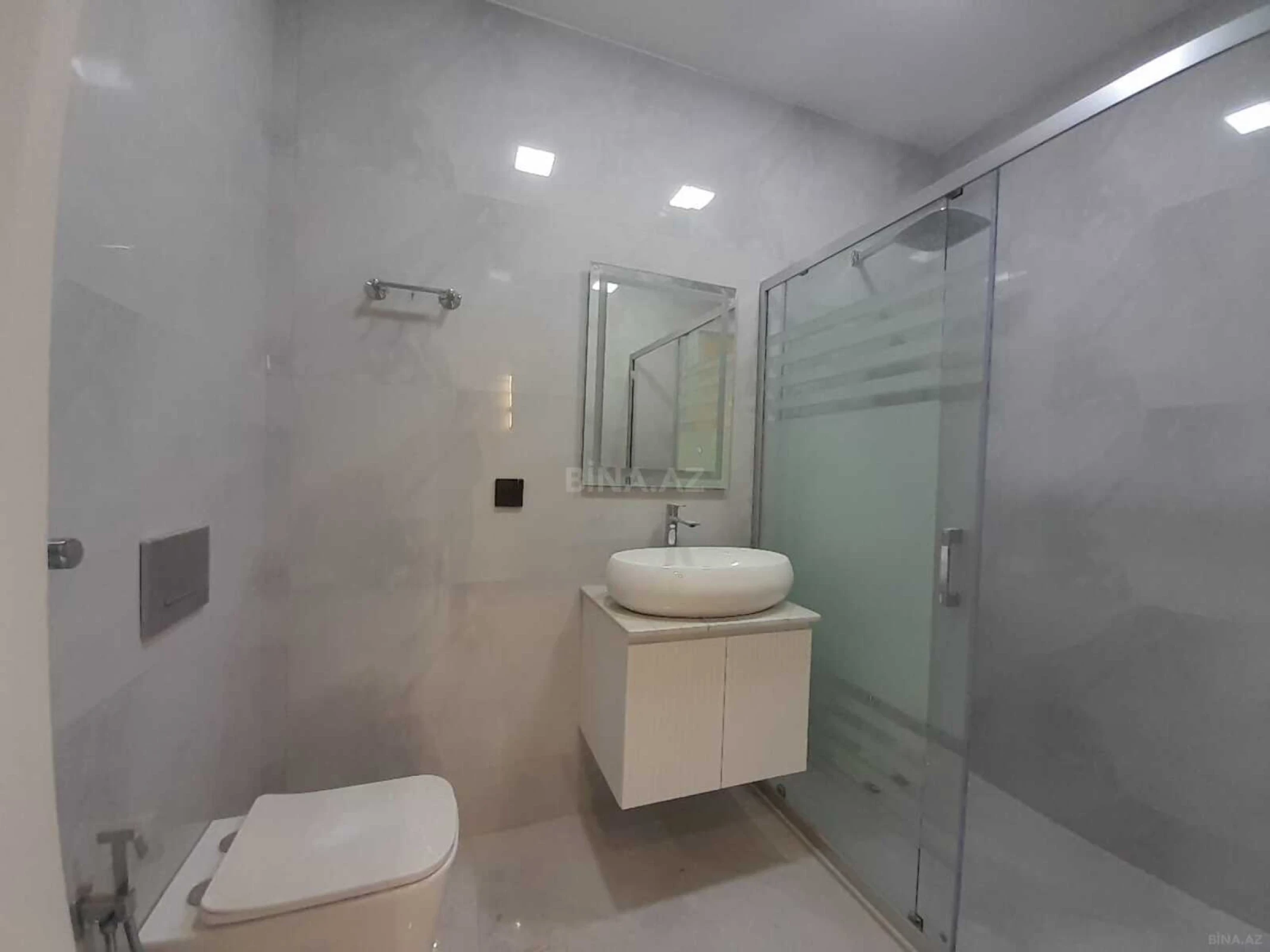 Satılır 2 otaqlı mənzil 56 m²