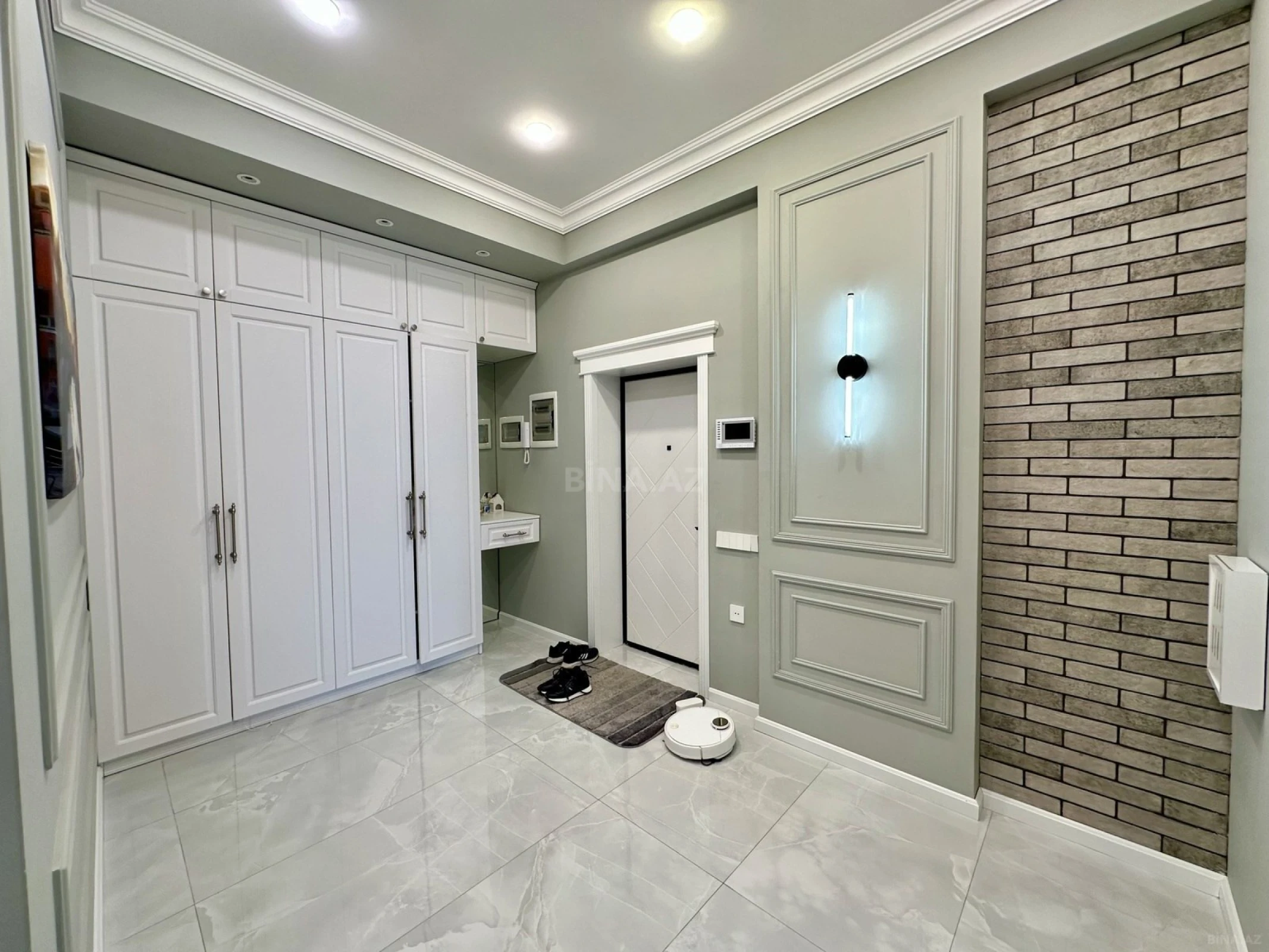 Satılır 3 otaqlı mənzil 98 m²