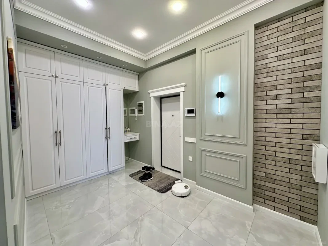 Satılır 3 otaqlı mənzil 98 m²