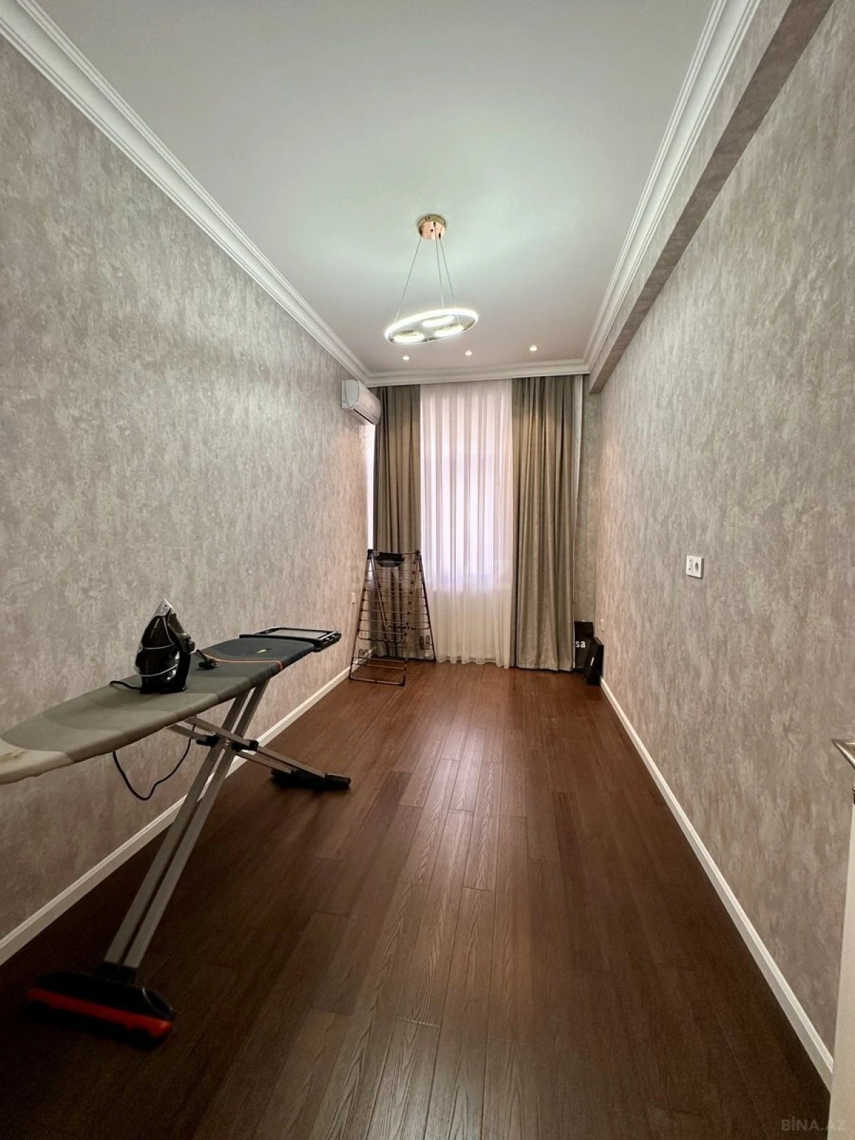 Satılır 3 otaqlı mənzil 98 m²