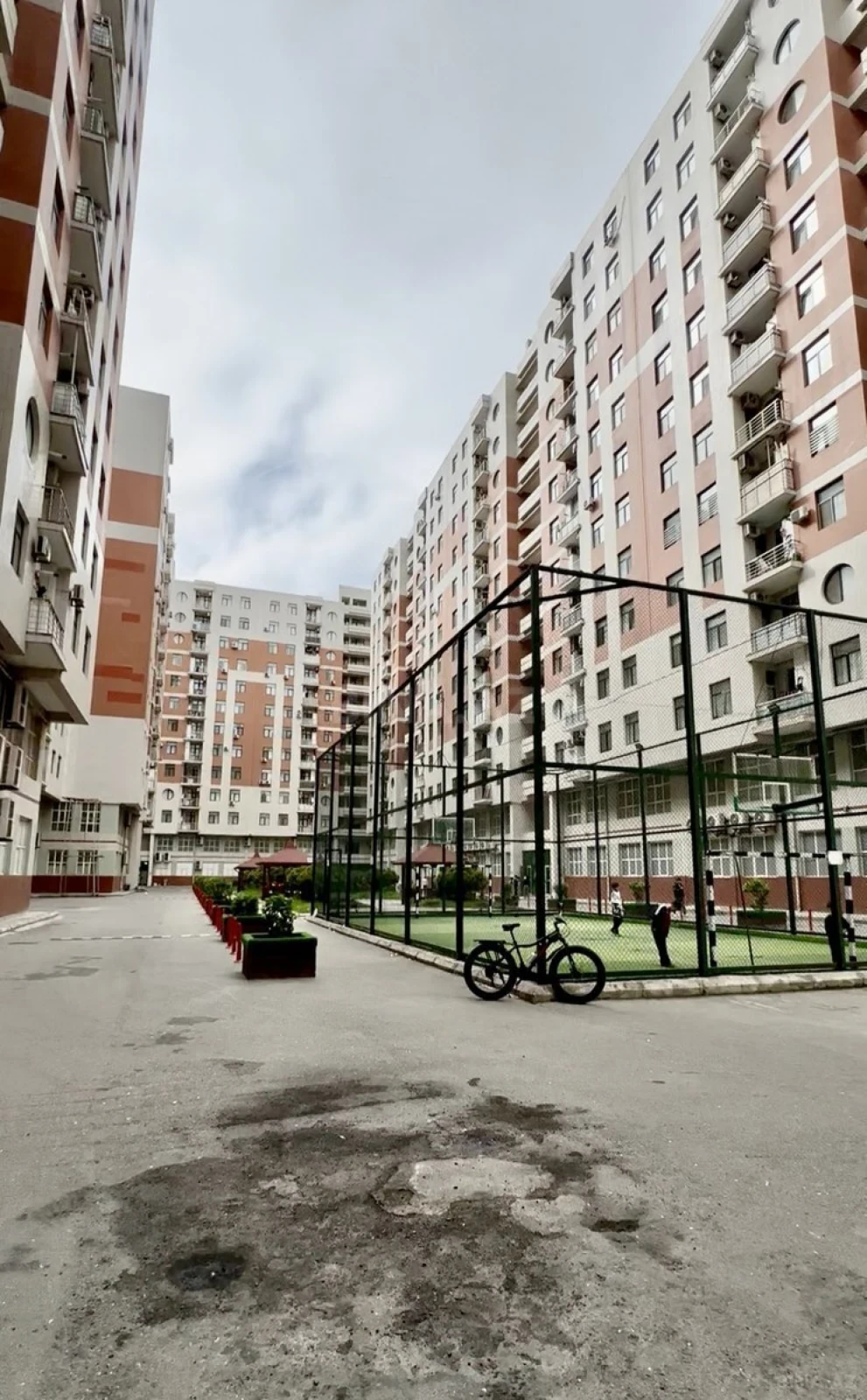 Satılır 3 otaqlı mənzil 98 m²