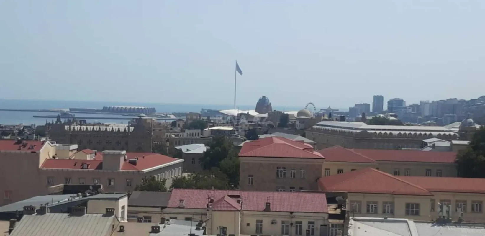 Satılır 3 otaqlı mənzil 132 m²