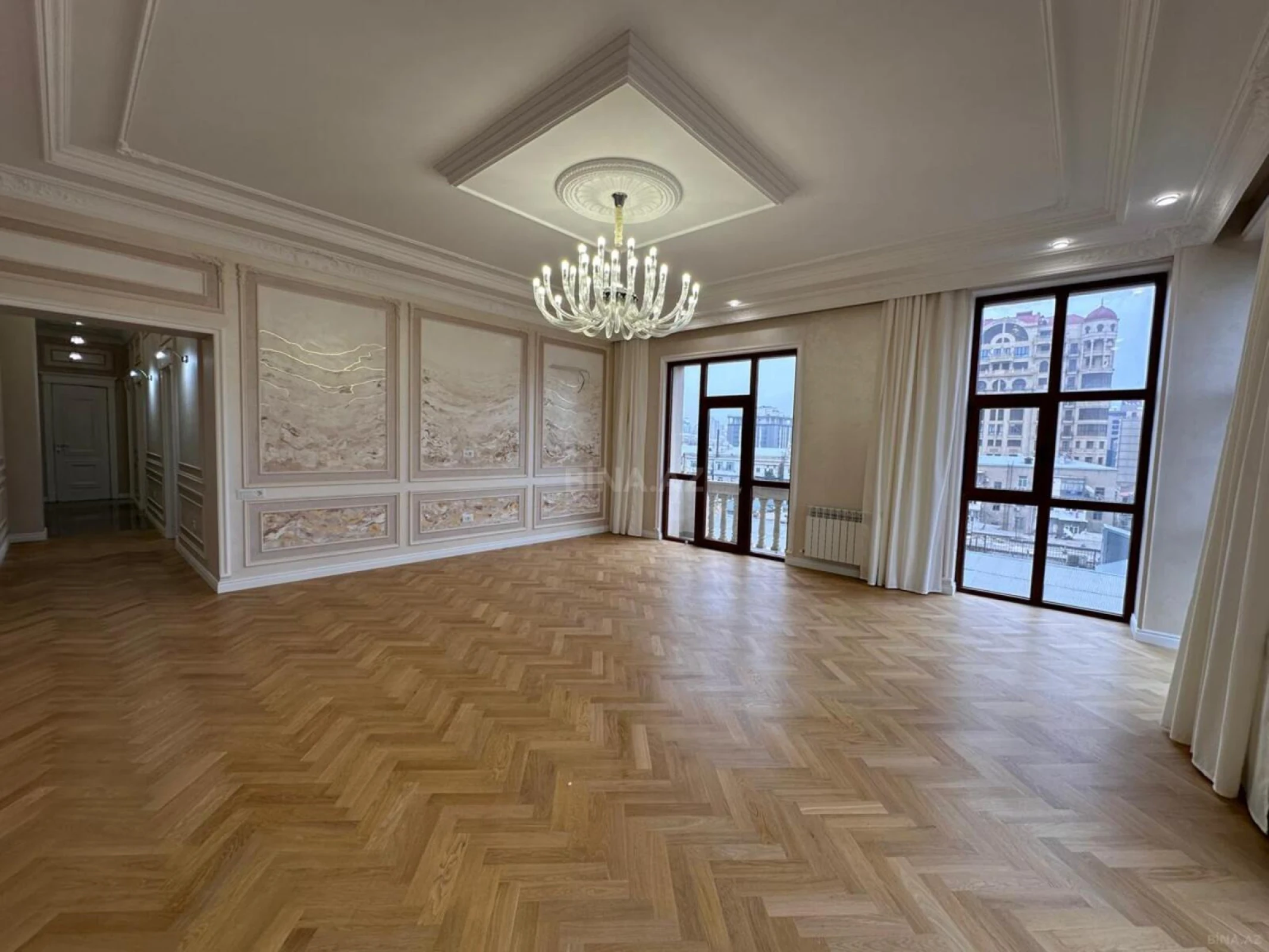 Satılır 3 otaqlı mənzil 132 m²