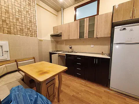 Kirayə verilir 2 otaqlı mənzil 65 m²