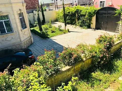 Kirayə verilir 5 otaqlı həyət evi 300 m²