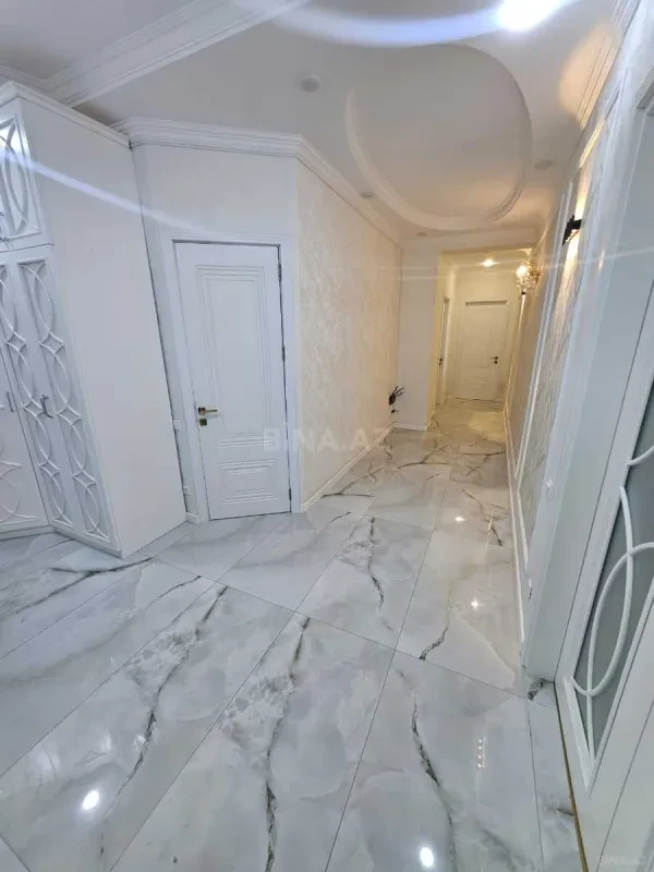 Satılır 3 otaqlı mənzil 120 m²
