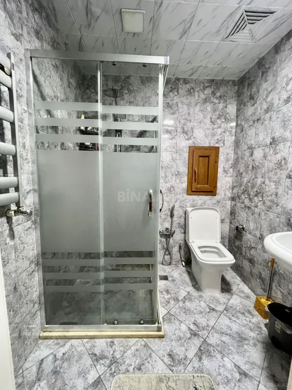 Kirayə verilir 2 otaqlı mənzil 65 m²