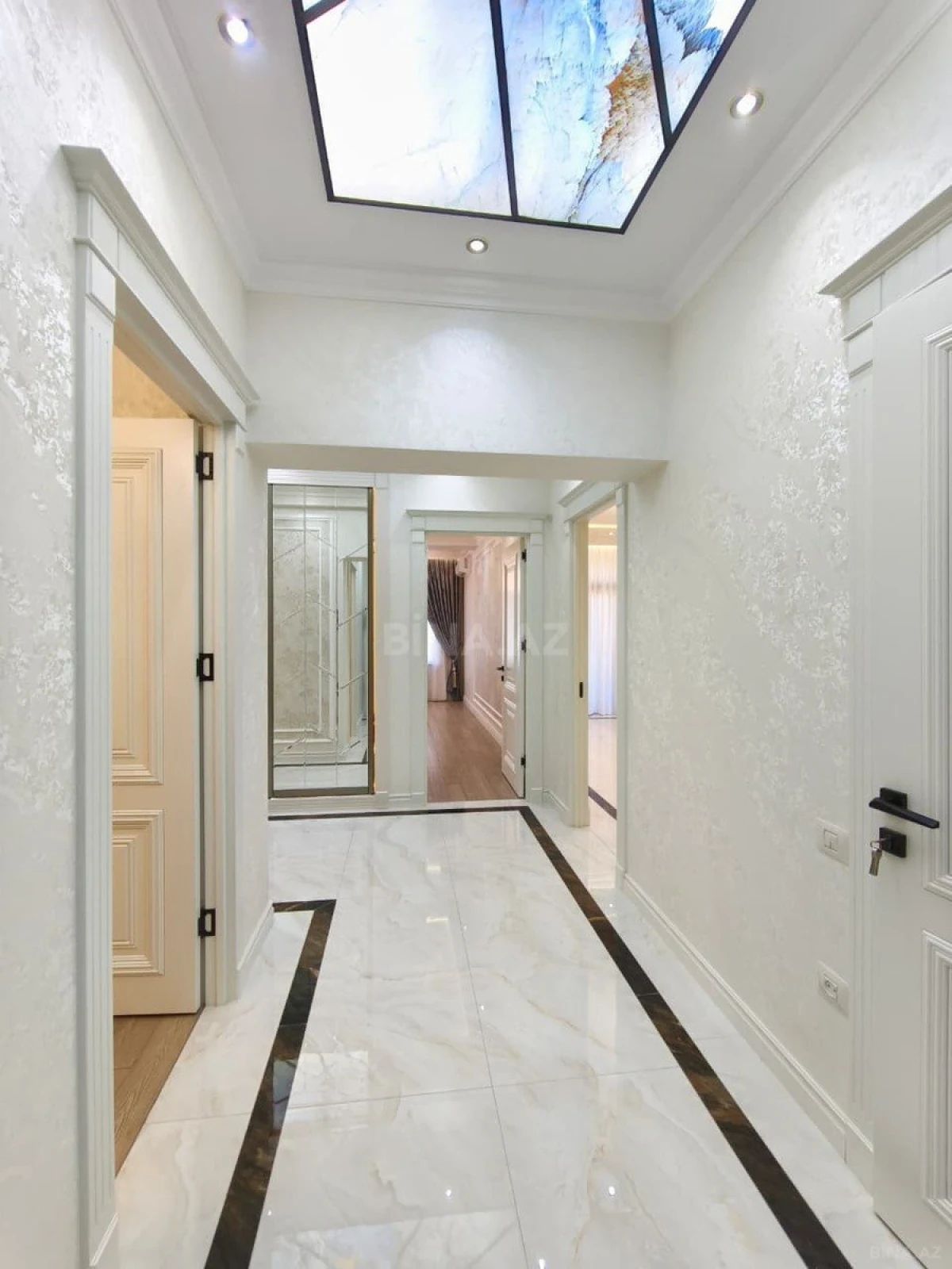 Satılır 3 otaqlı mənzil 96 m²
