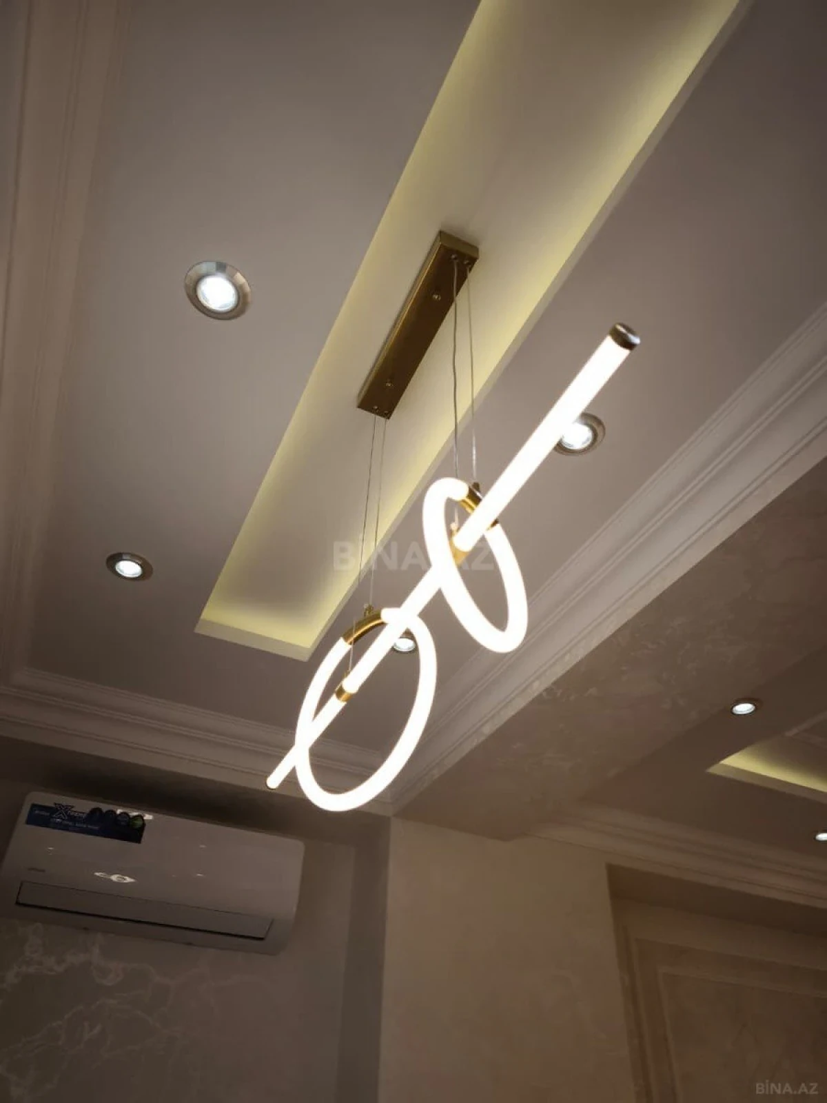 Satılır 3 otaqlı mənzil 96 m²