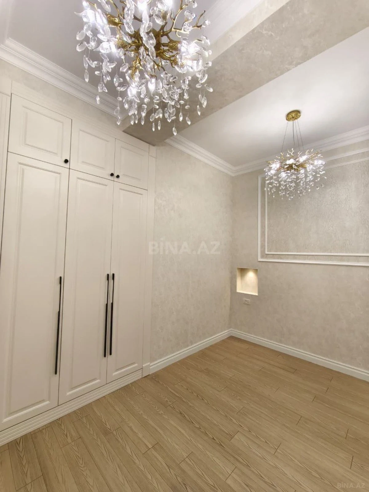 Satılır 3 otaqlı mənzil 96 m²