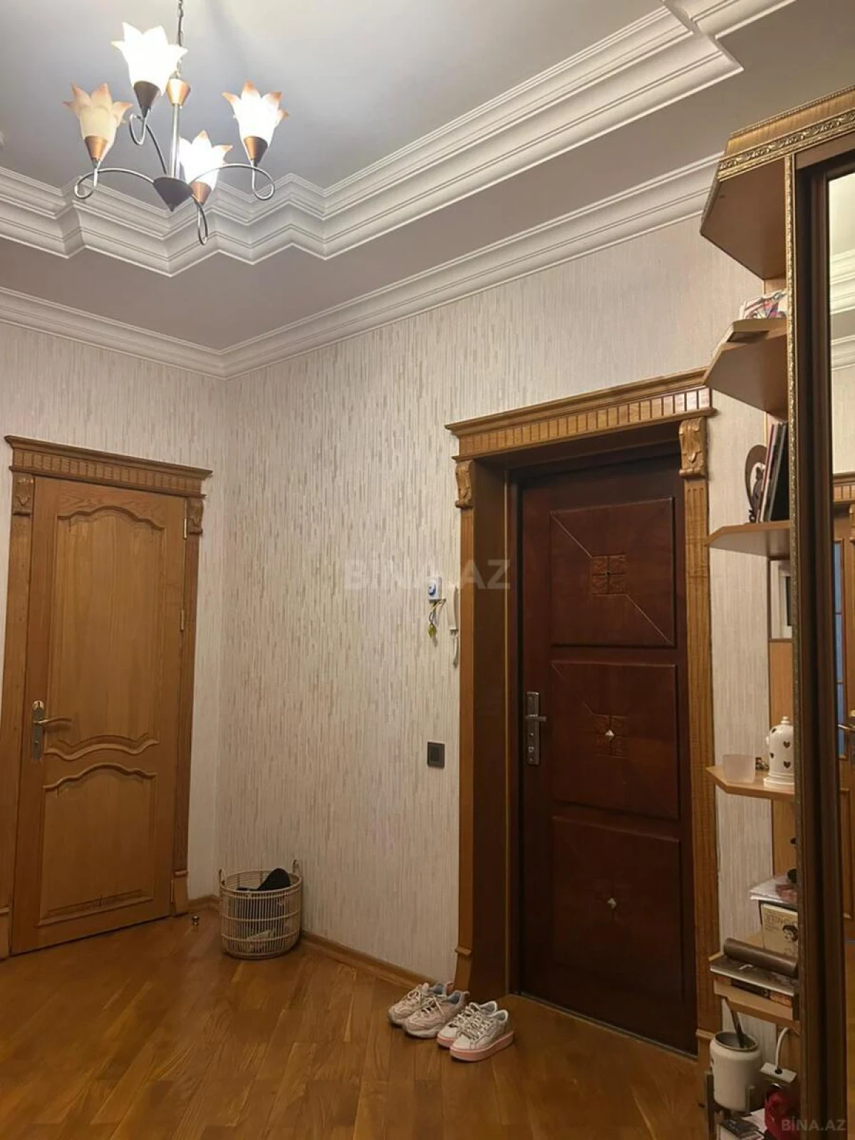 Kirayə verilir 2 otaqlı mənzil 80 m²