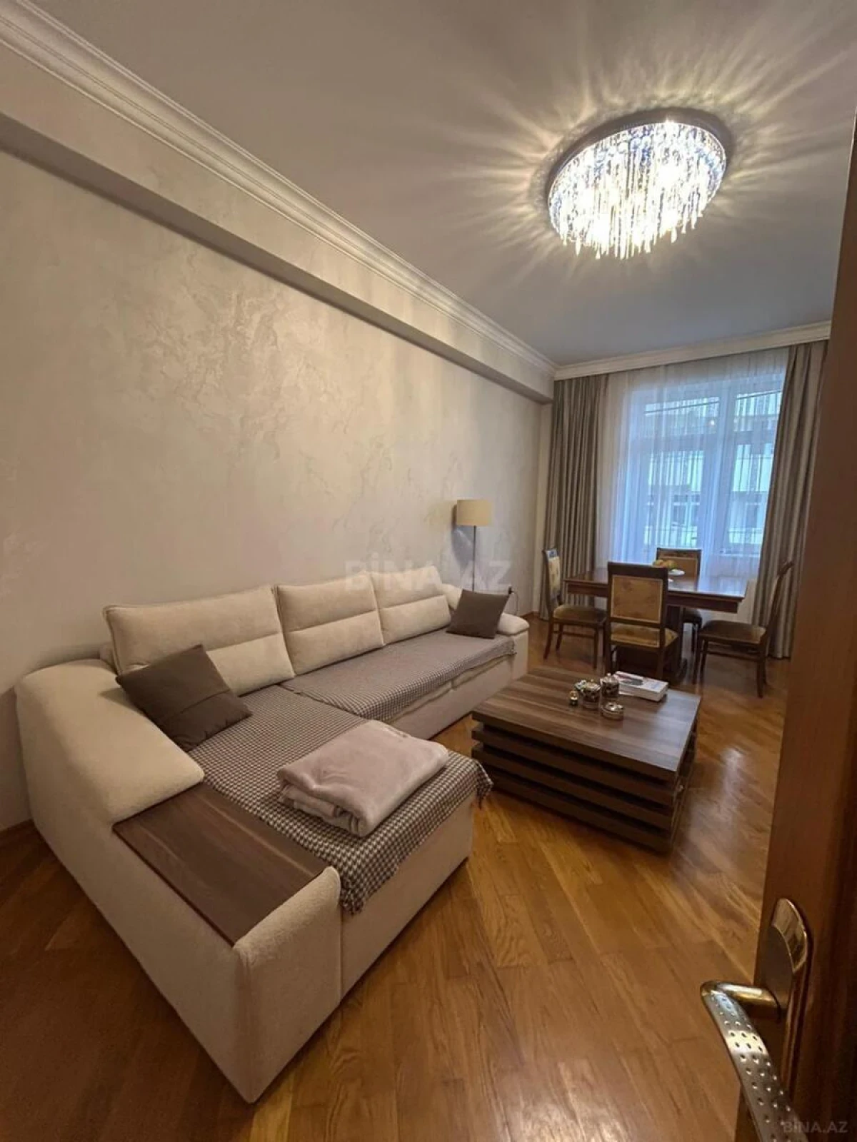 Kirayə verilir 2 otaqlı mənzil 80 m²
