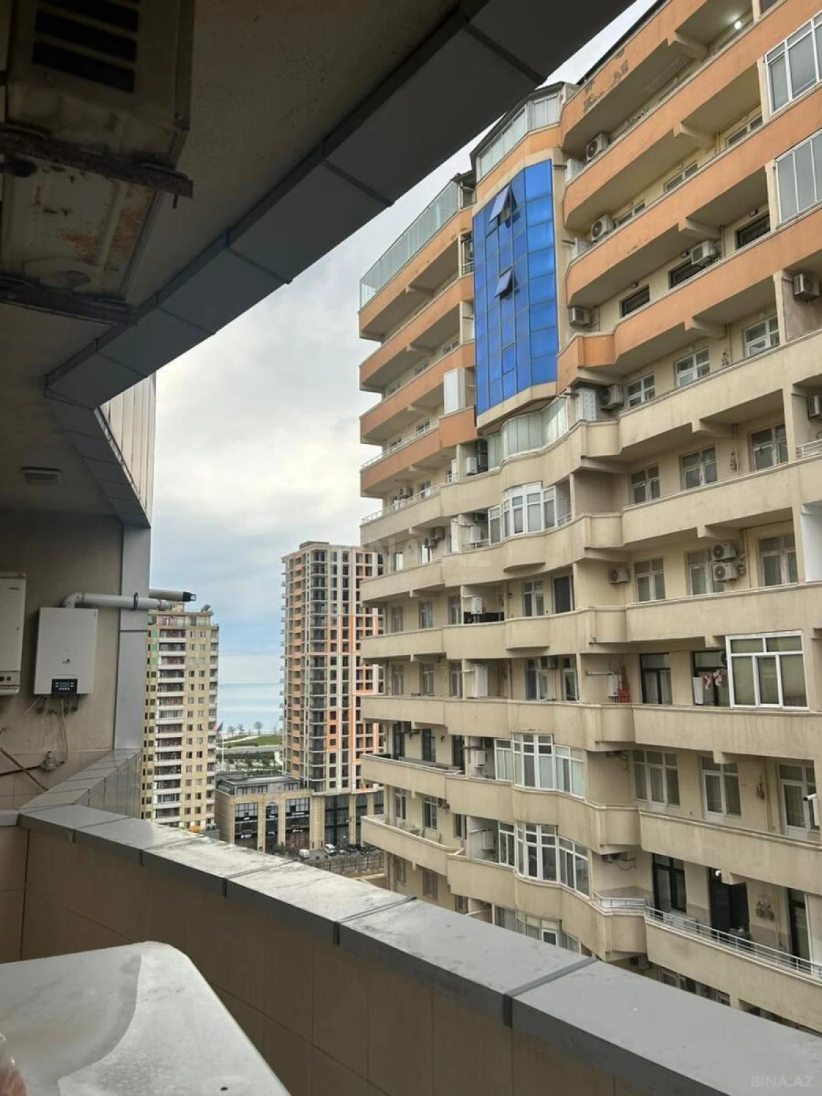 Kirayə verilir 2 otaqlı mənzil 80 m²