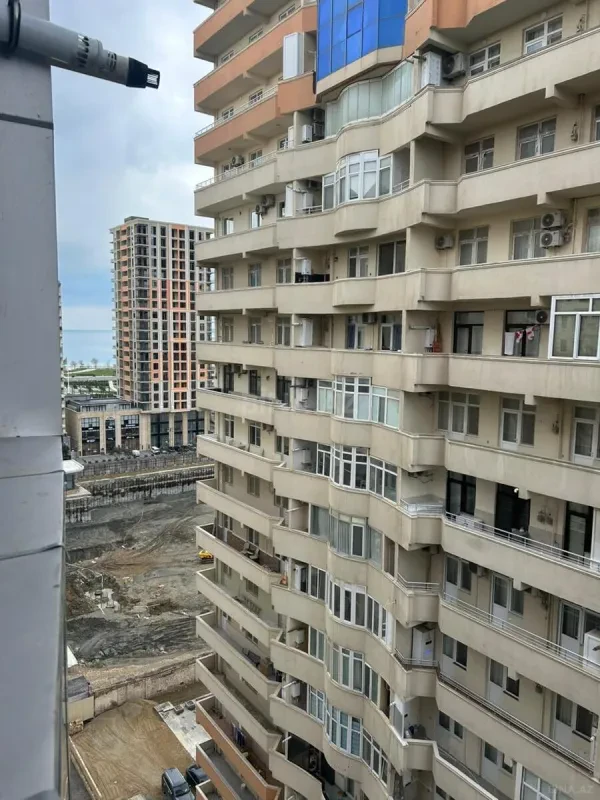 Kirayə verilir 2 otaqlı mənzil 80 m²