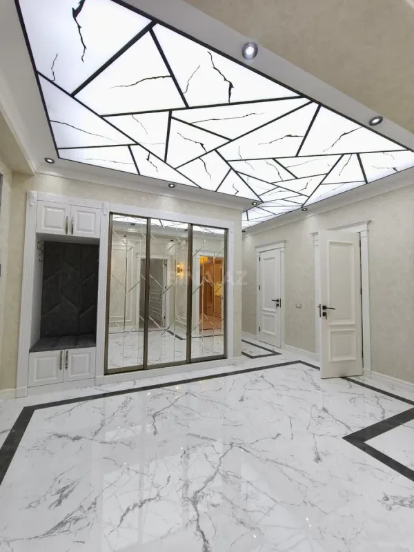 Satılır 3 otaqlı mənzil 138 m²