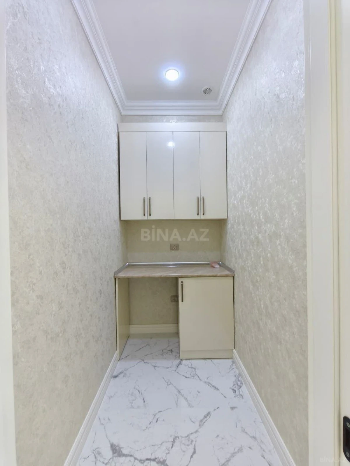Satılır 3 otaqlı mənzil 138 m²