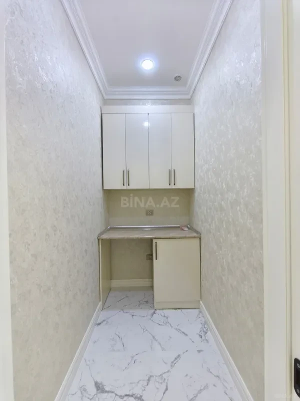 Satılır 3 otaqlı mənzil 138 m²