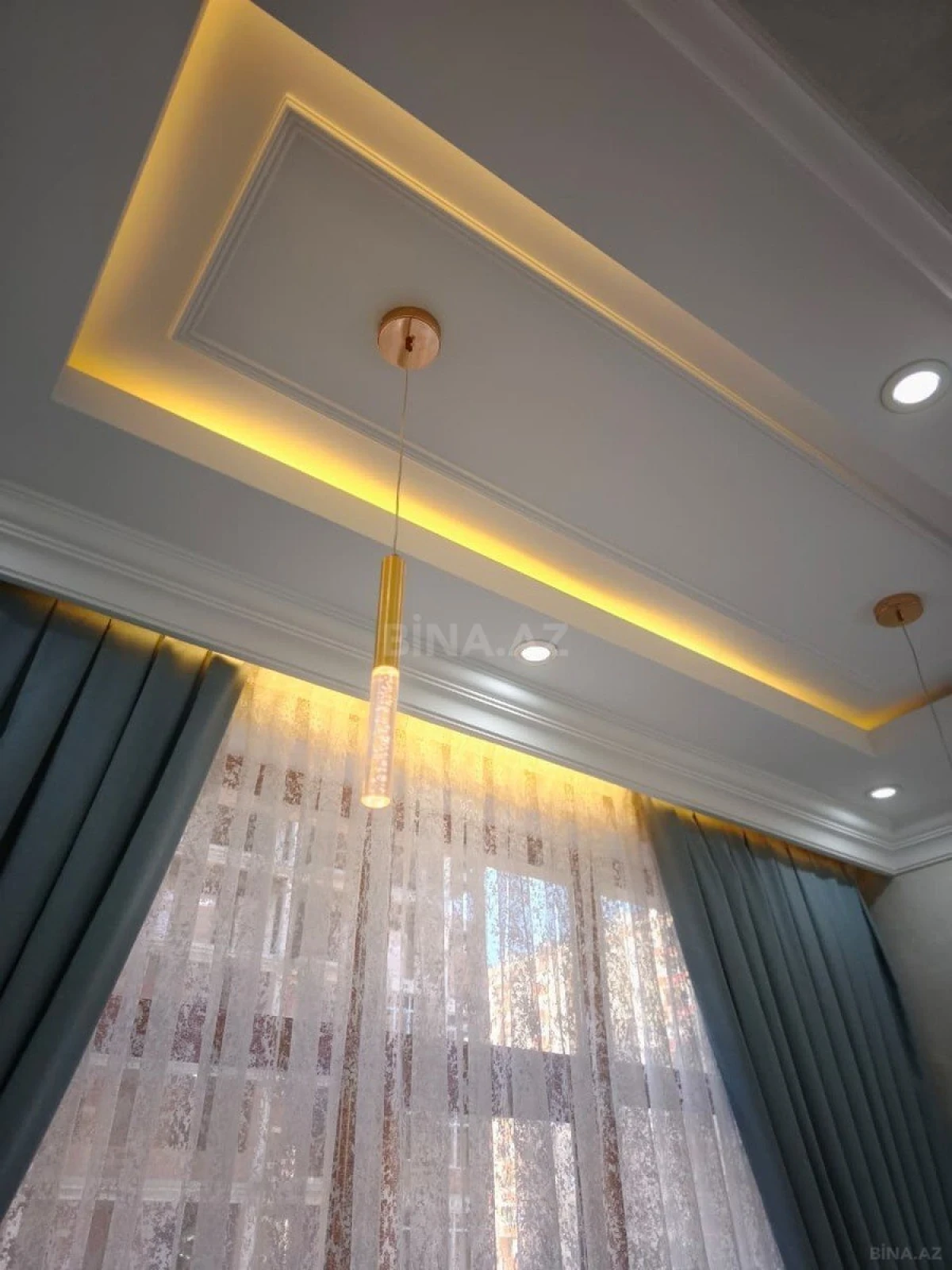 Satılır 3 otaqlı mənzil 138 m²
