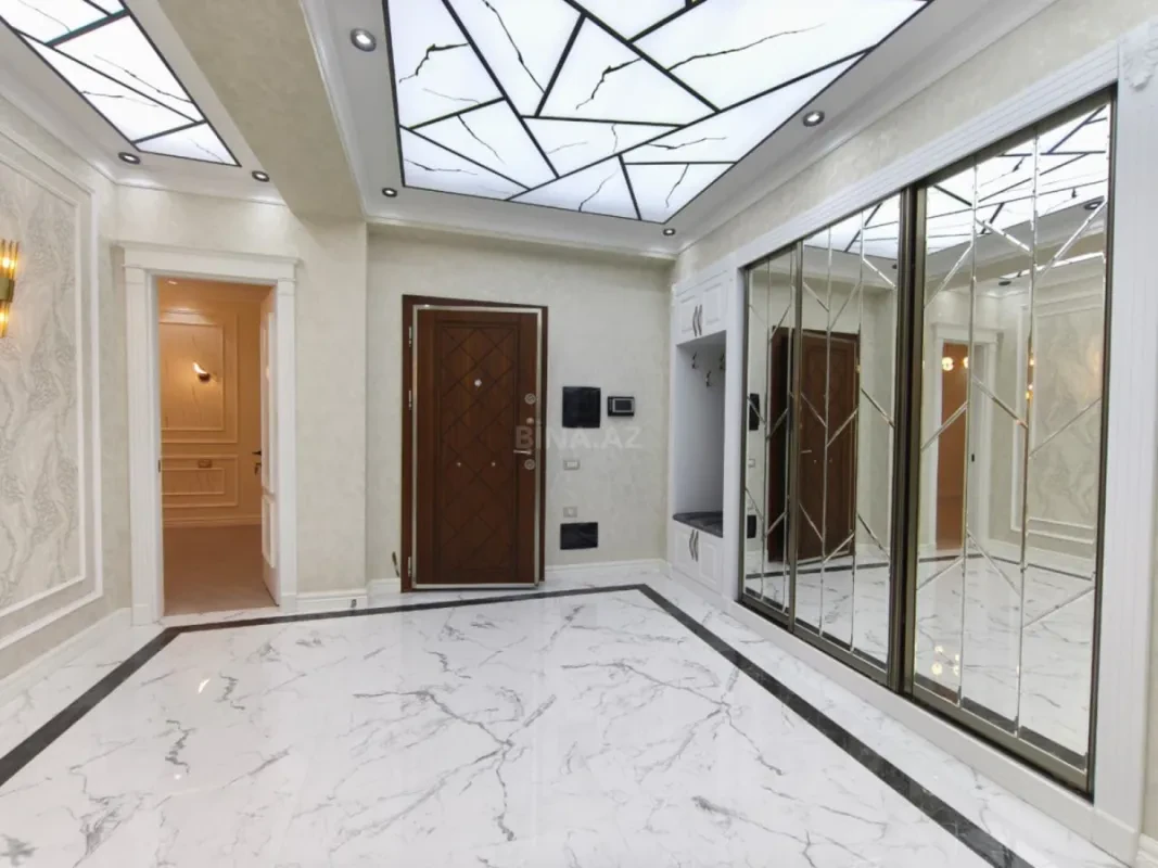 Satılır 3 otaqlı mənzil 138 m²