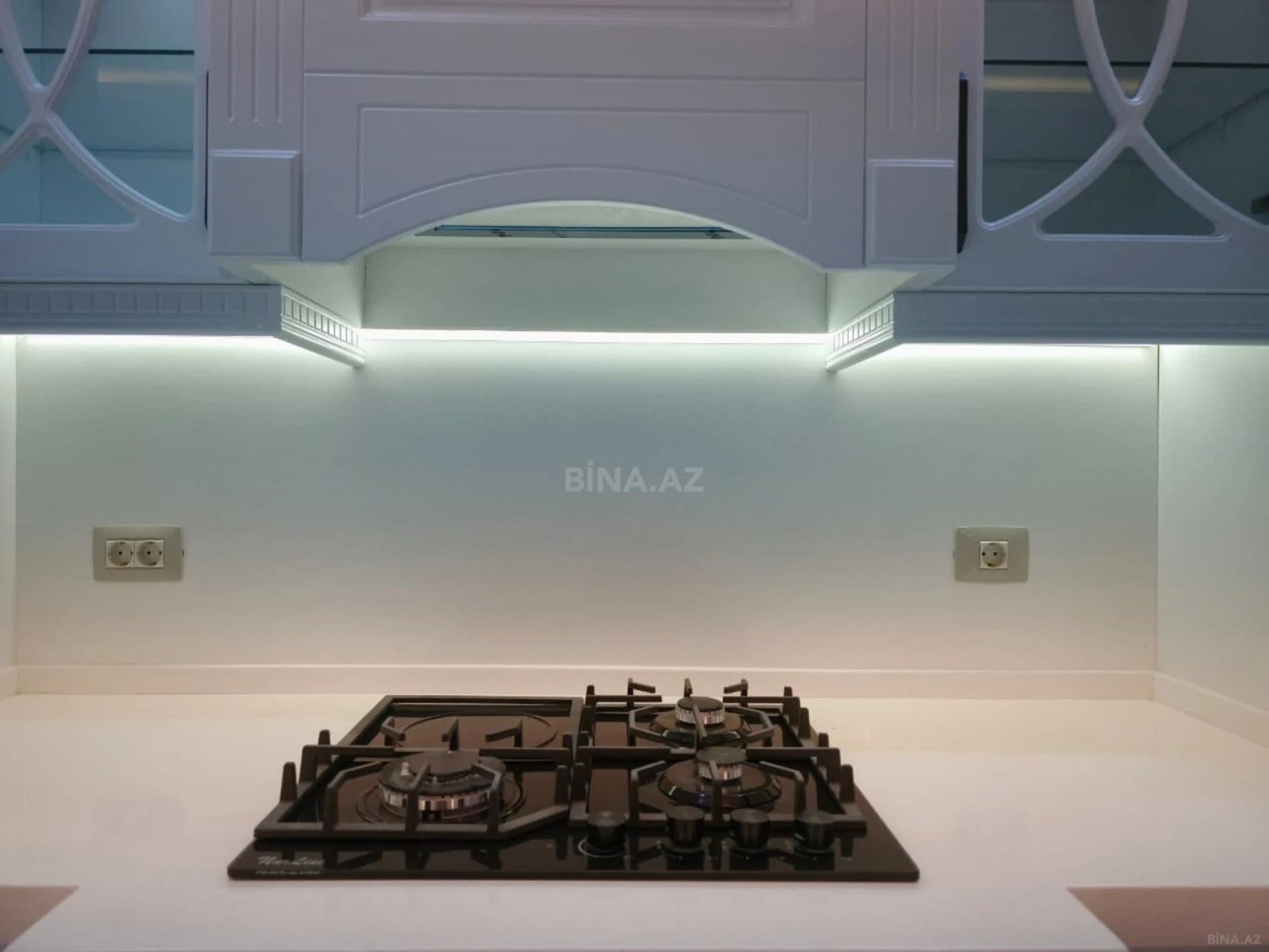 Satılır 3 otaqlı mənzil 138 m²