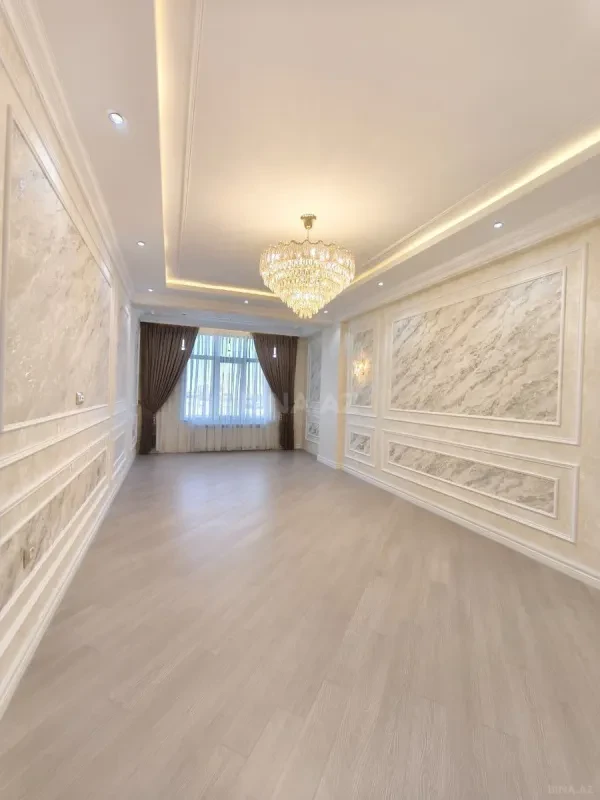Satılır 3 otaqlı mənzil 138 m²