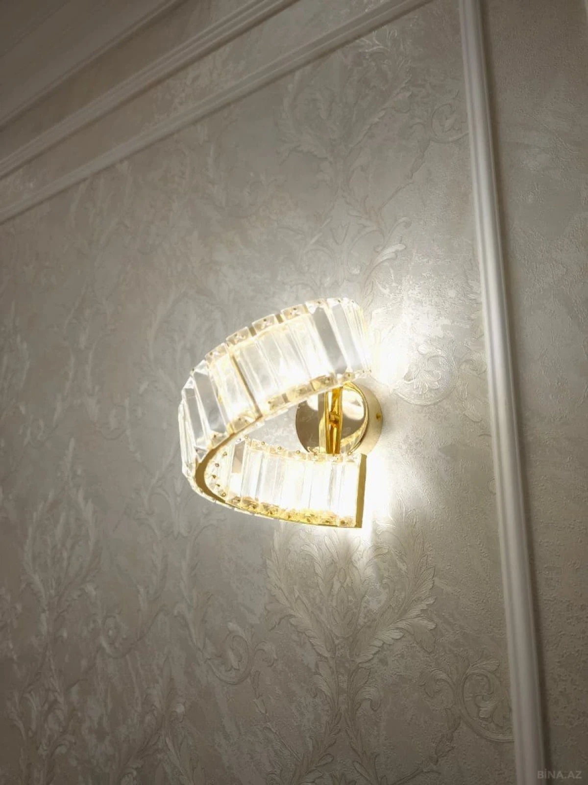 Satılır 3 otaqlı mənzil 138 m²