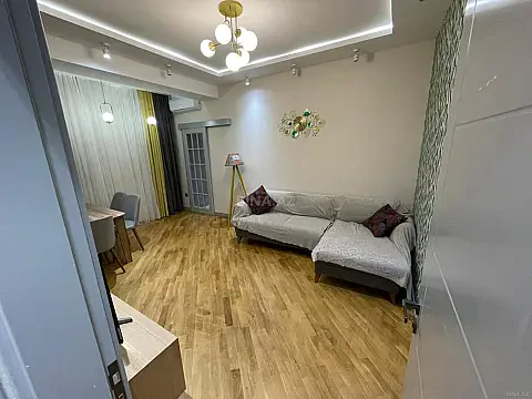 Kirayə verilir 2 otaqlı mənzil 65 m²
