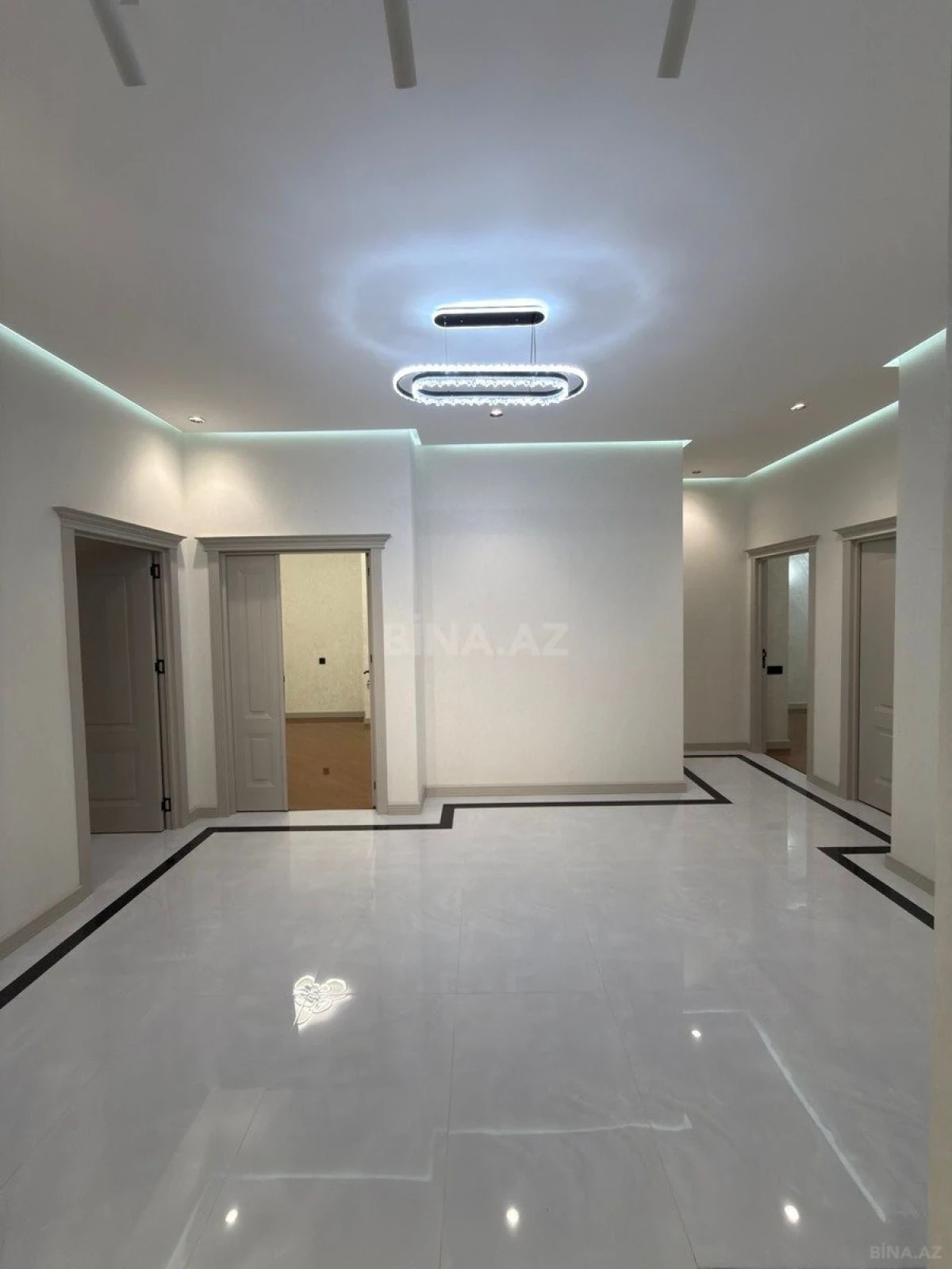 Satılır 3 otaqlı mənzil 148 m²