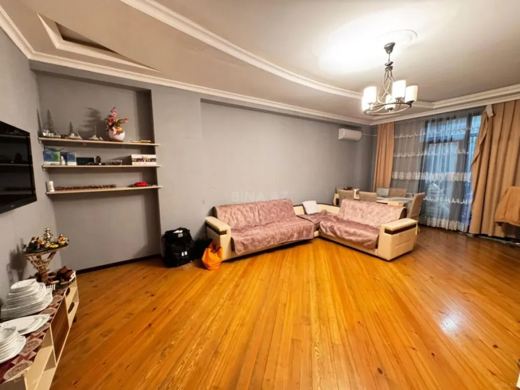 Kirayə verilir 2 otaqlı mənzil 65 m²