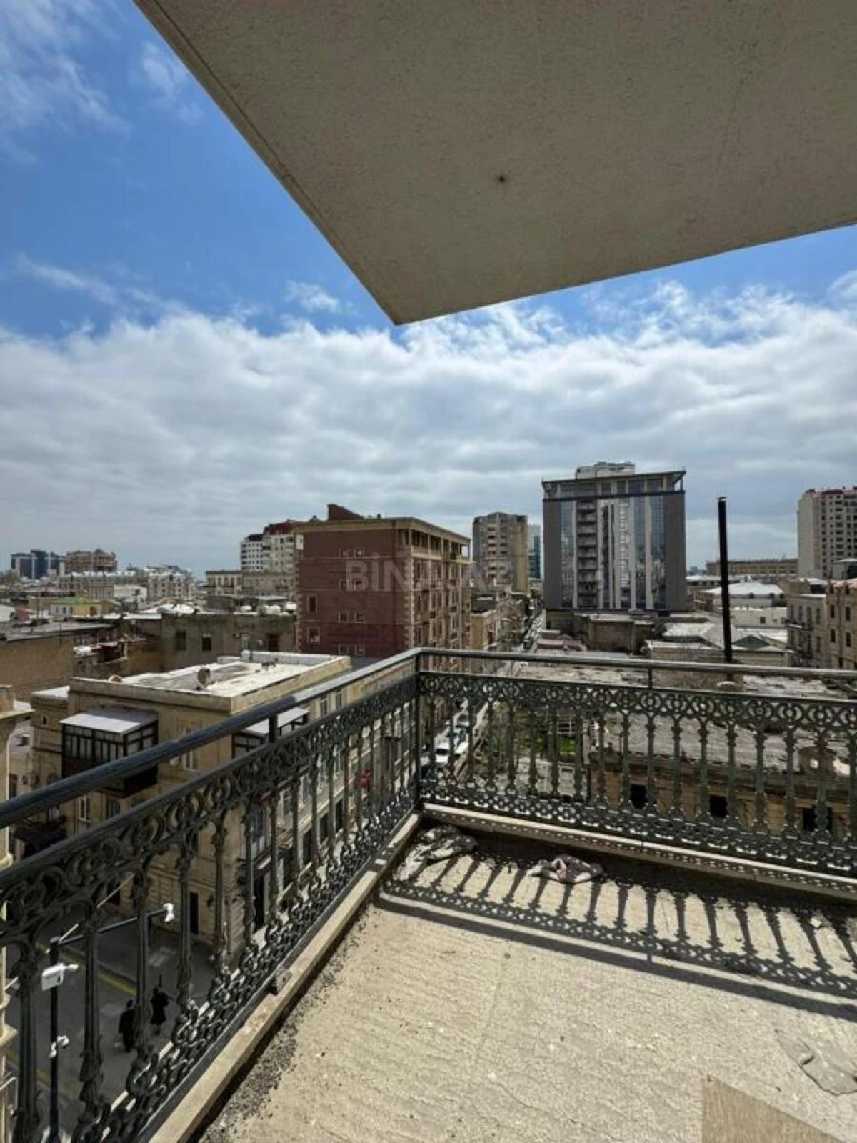 Satılır 3 otaqlı mənzil 189 m²