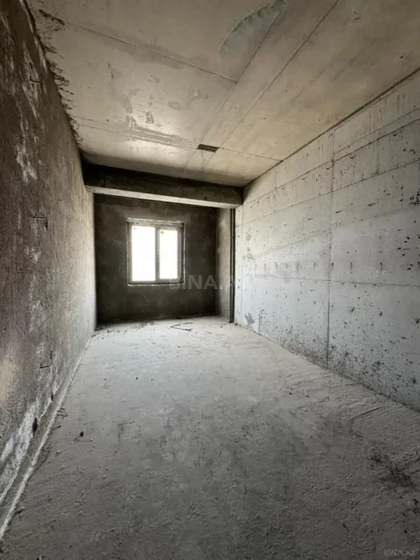 Satılır 3 otaqlı mənzil 189 m²