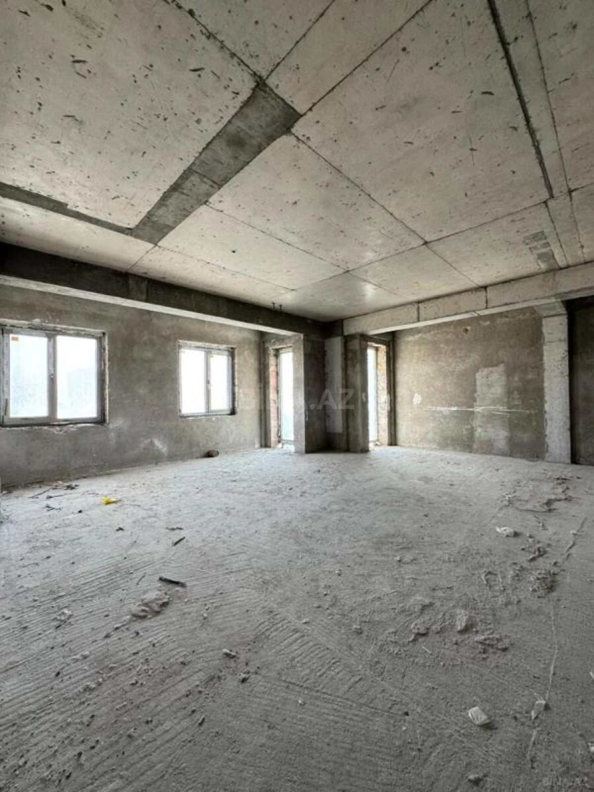 Satılır 3 otaqlı mənzil 189 m²