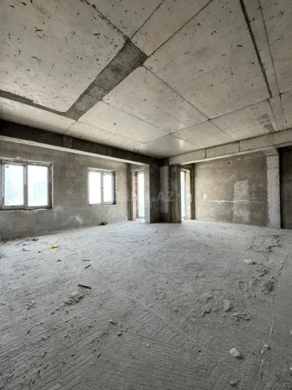 Satılır 3 otaqlı mənzil 189 m²