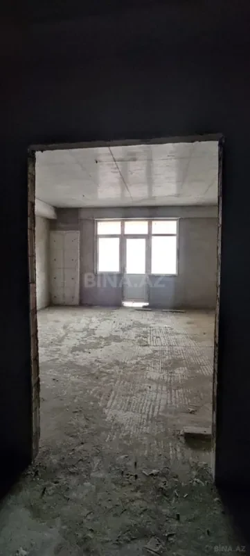 Satılır 4 otaqlı mənzil 177.5 m²