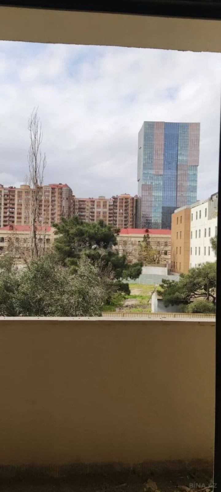 Satılır 4 otaqlı mənzil 177.5 m²